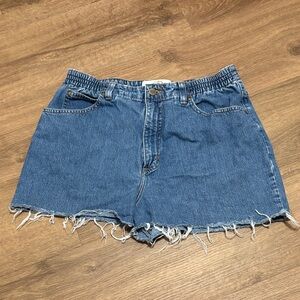 L.L. Bean Denim Blue Women's Jean Short Cut offs Comfort Waist Size 12 Regular